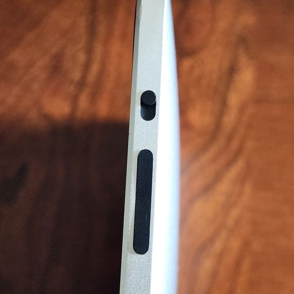 Apple iPad 32GB in Classic Silver For Parts Only